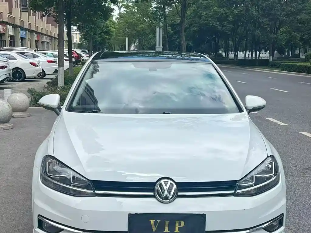 Купить Volkswagen Golf