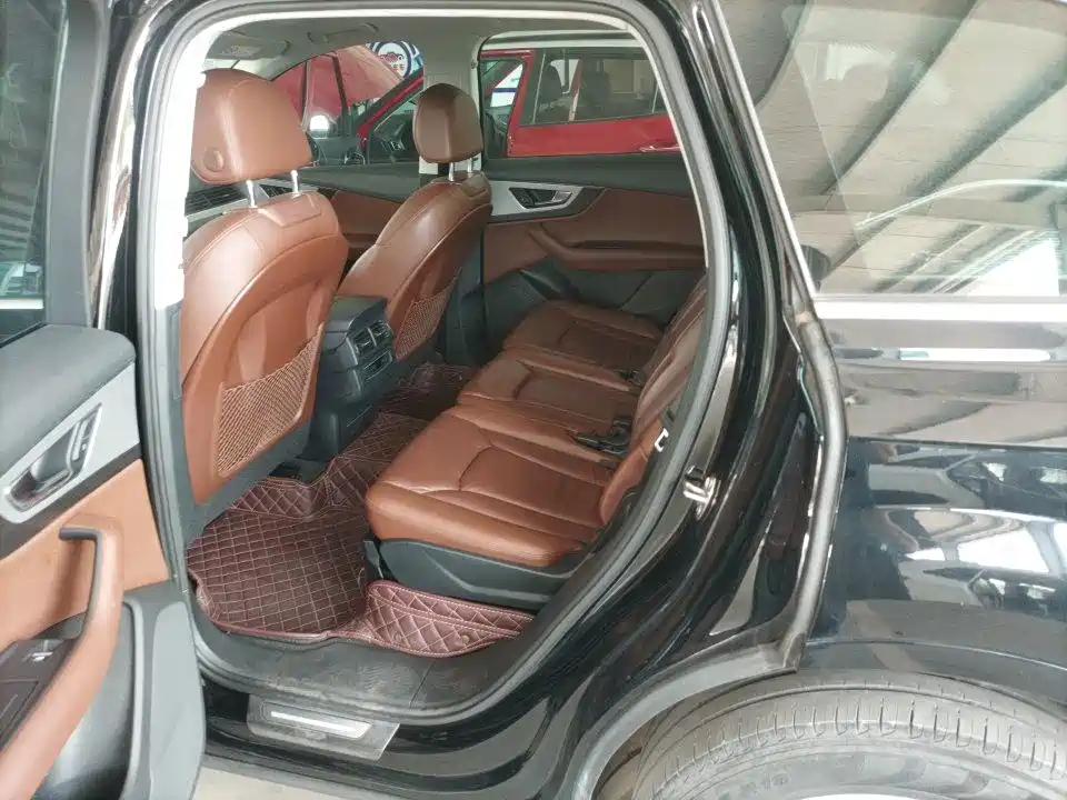 Audi Q7 — миниатюра 6