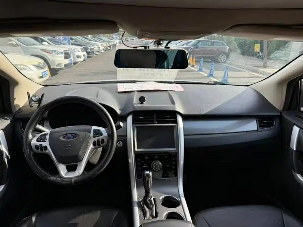 Ford Edge (Import) — миниатюра 4
