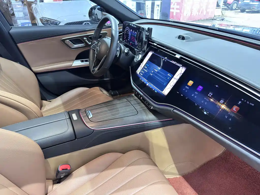 Mercedes-Benz E-Class — миниатюра 7