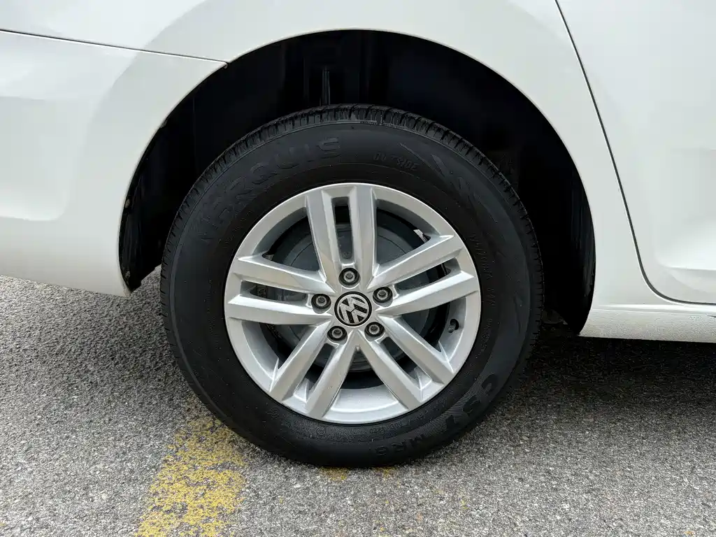 Volkswagen Santana — миниатюра 17