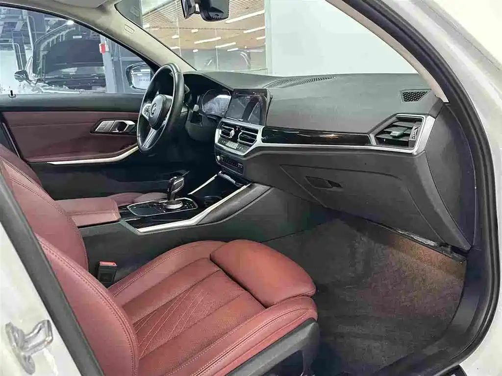 BMW 3 Series — миниатюра 12