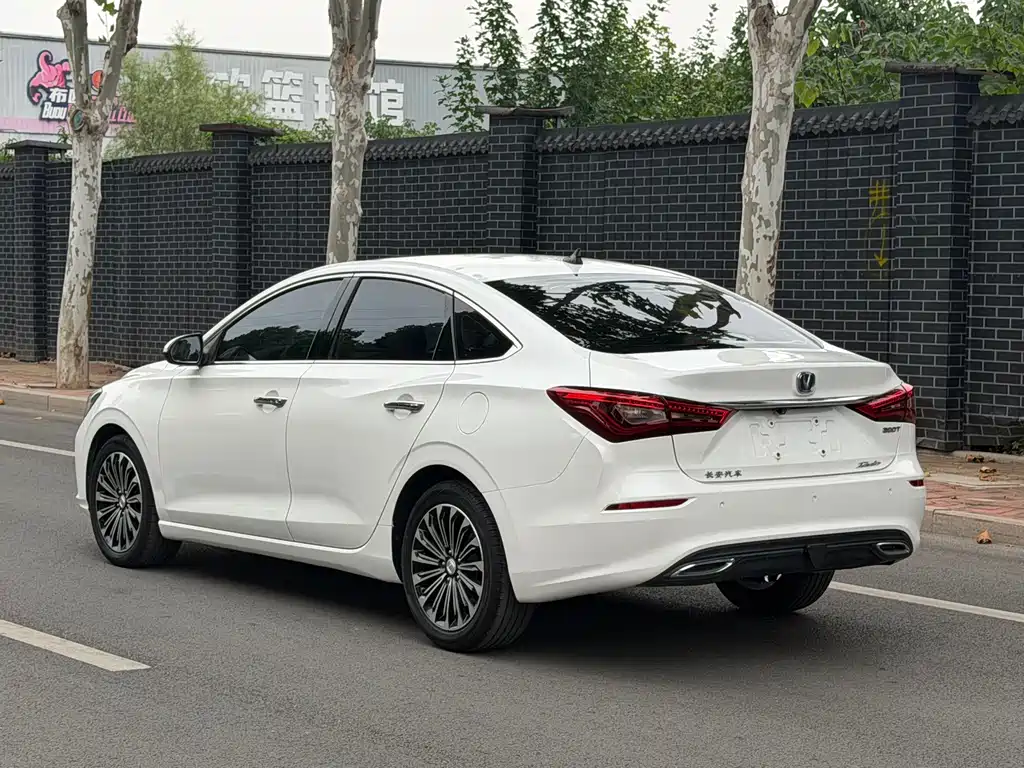 Changan Eado — миниатюра 5