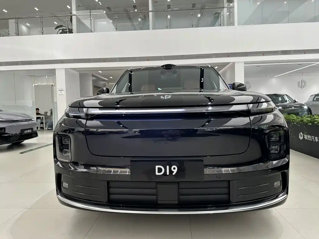 Leapmotor D19 2026 720 мест