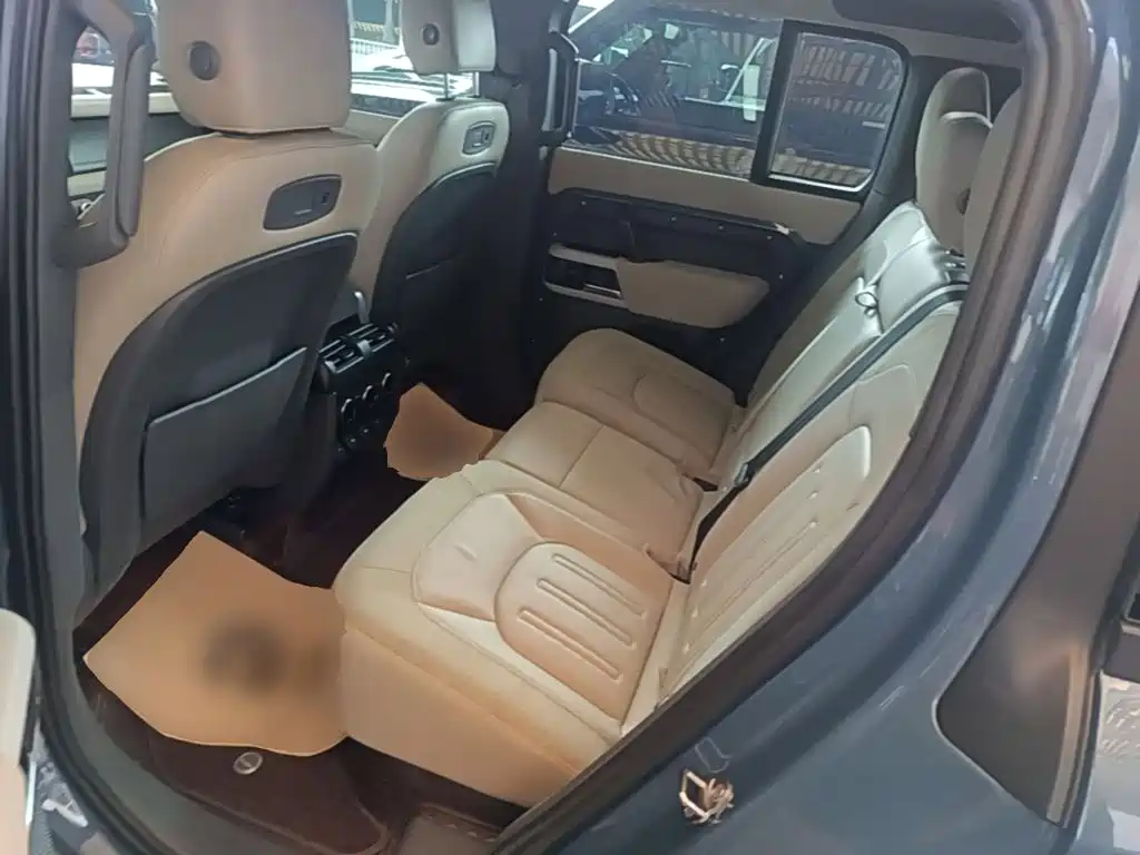 Land Rover Defender — миниатюра 17