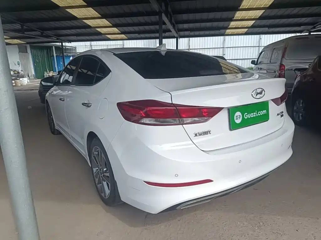 Hyundai Elantra — миниатюра 5