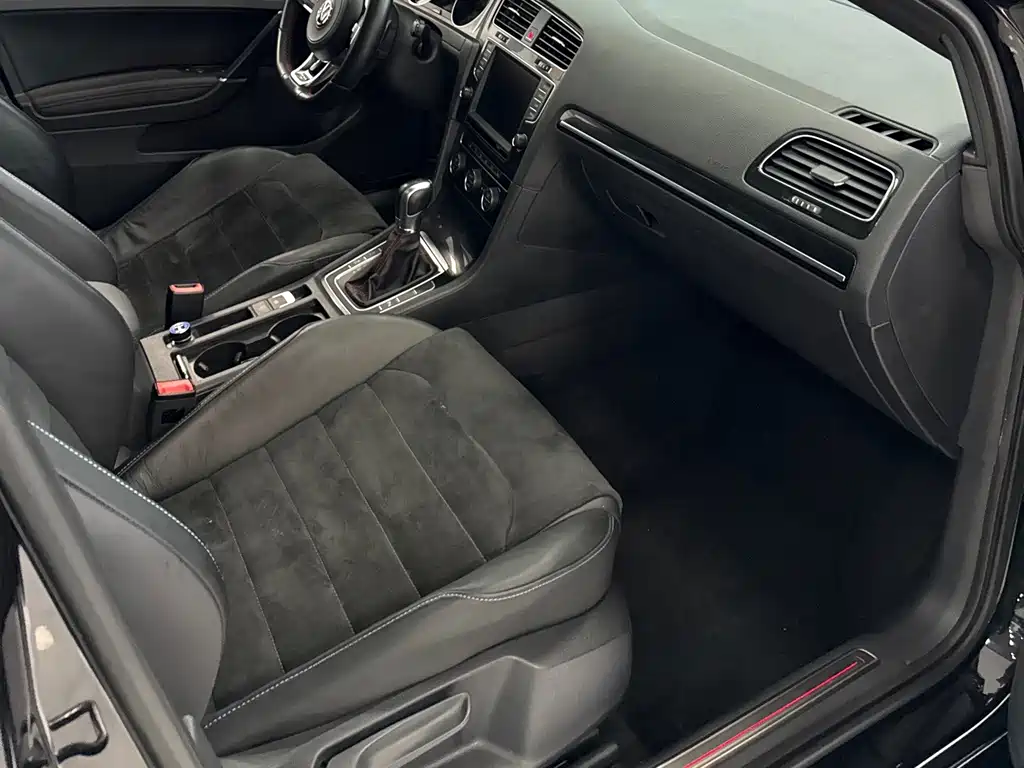 Volkswagen Golf GTI — миниатюра 10
