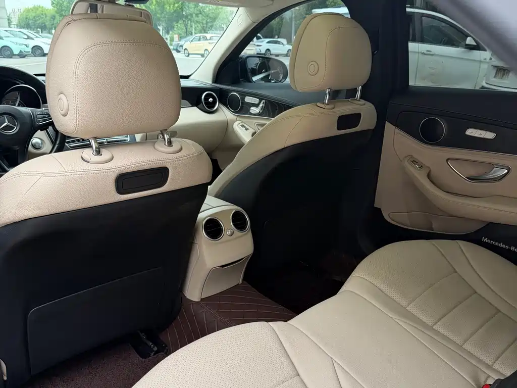 Mercedes-Benz C-Class — миниатюра 11