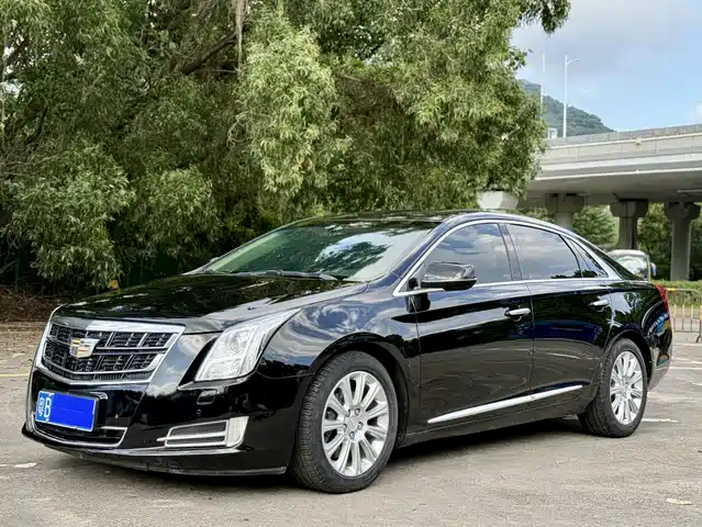 CADILLAC  XTS