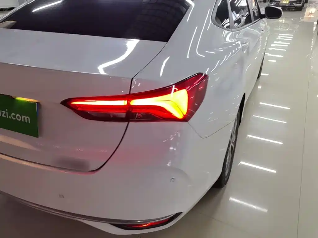 Buick Verano — миниатюра 8