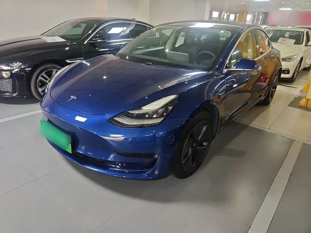 Tesla Model 3 — миниатюра 2