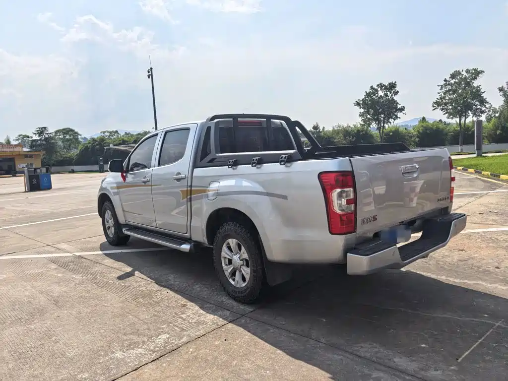 Isuzu RE-MAX Ruimai — миниатюра 8