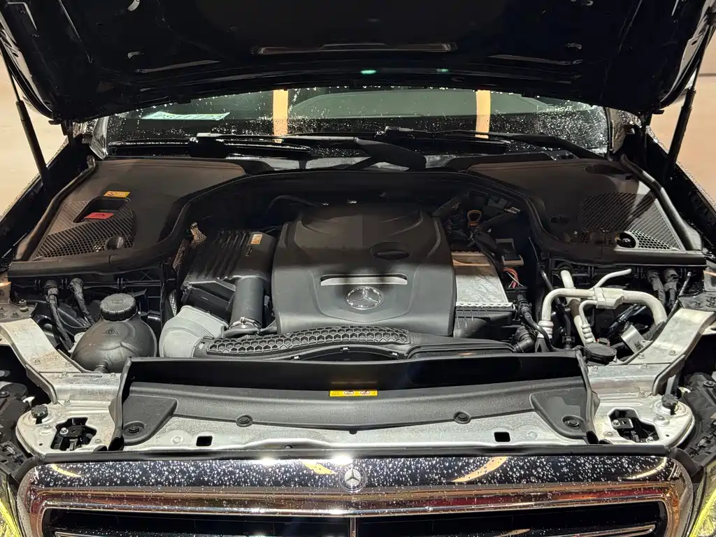 Mercedes-Benz E-Class — миниатюра 17