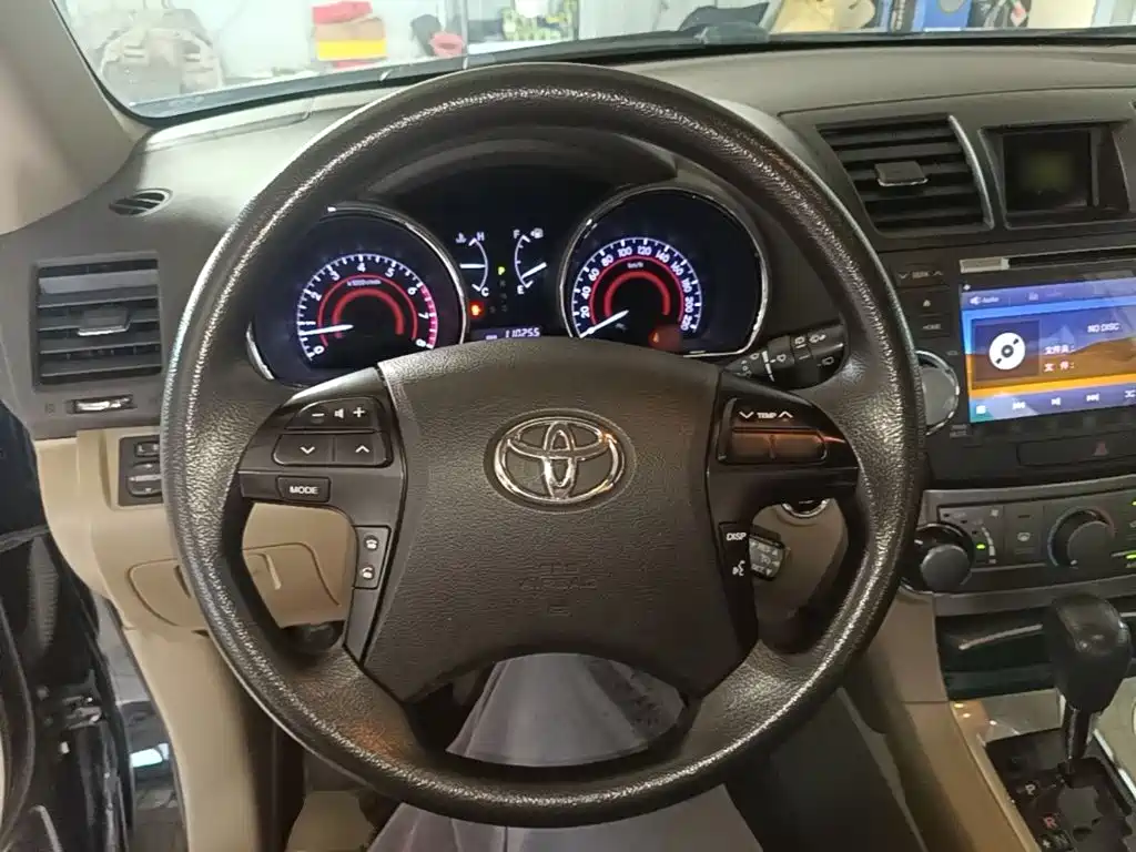 Toyota Highlander — миниатюра 11