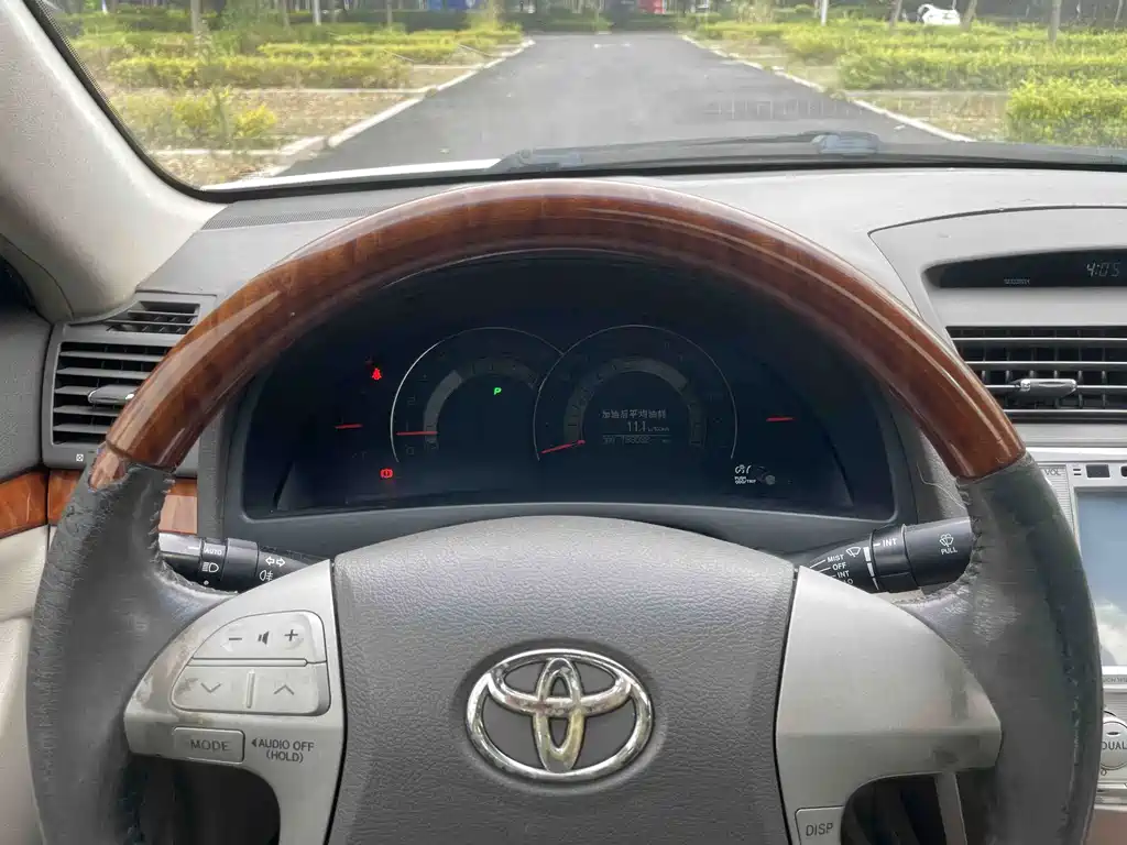 Toyota Camry — миниатюра 15