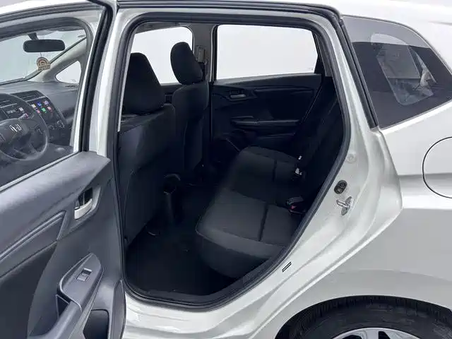 Honda Fit — миниатюра 8