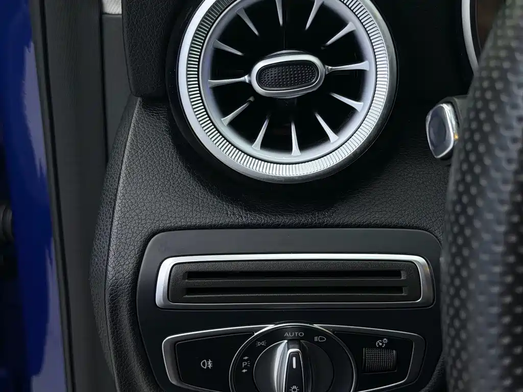 Mercedes-Benz C-Class — миниатюра 12