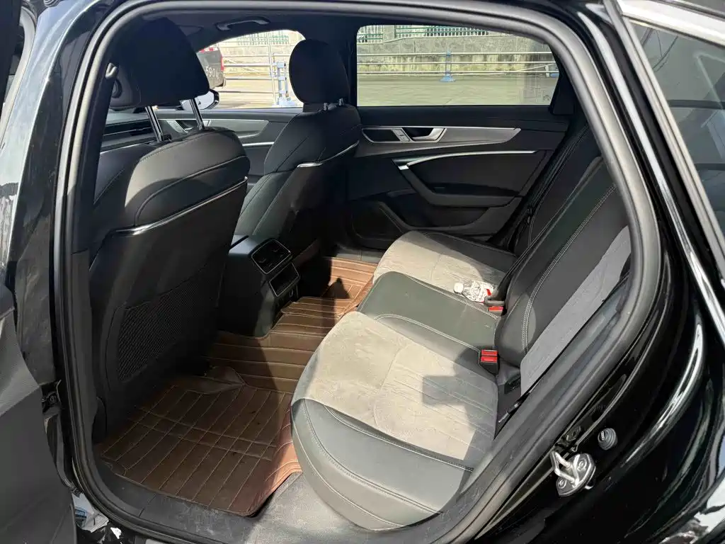 Audi A6L — миниатюра 7