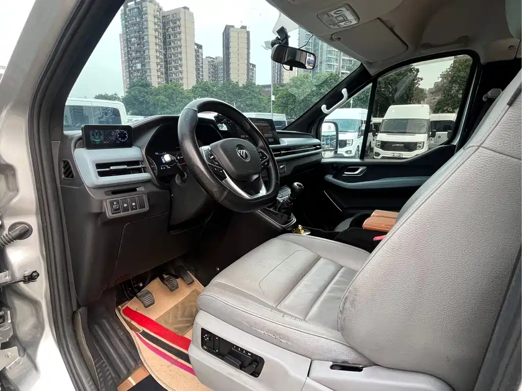 Foton Туяно Гранд V — миниатюра 7