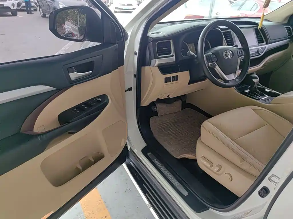 Toyota Highlander — миниатюра 16