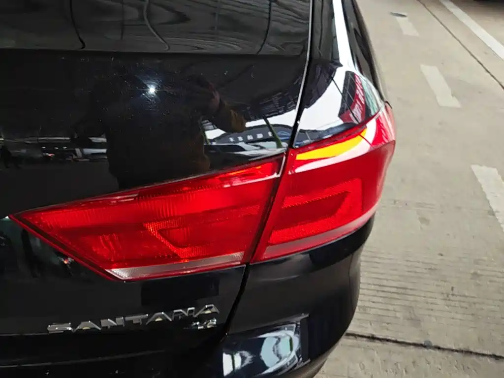 Volkswagen Santana — миниатюра 8