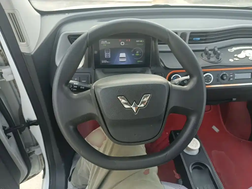Wuling MINIEV — миниатюра 11