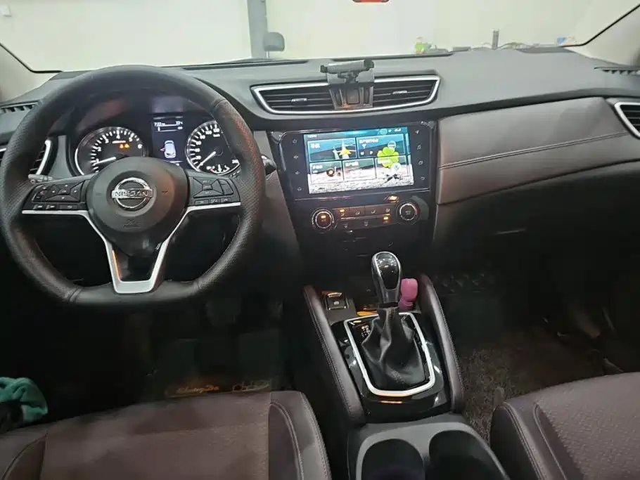 Nissan Qashqai — миниатюра 12