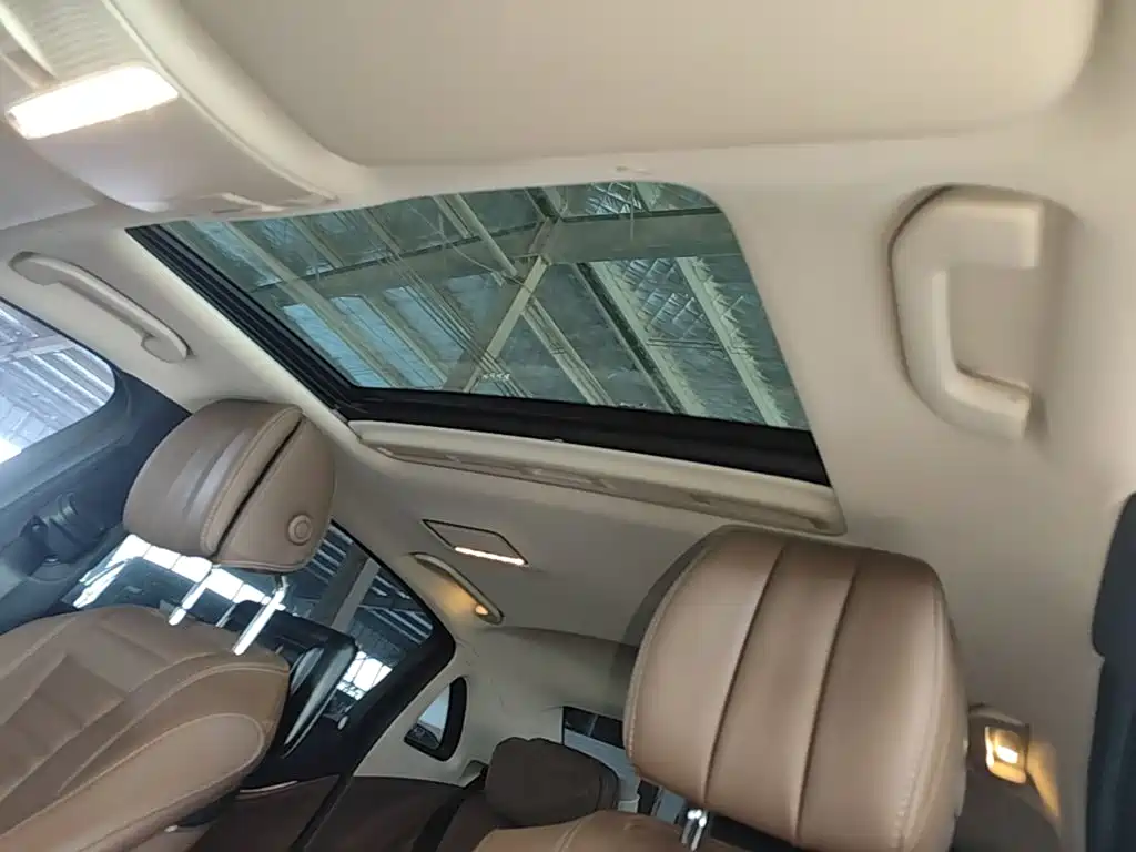 Mercedes-Benz E-Class — миниатюра 18