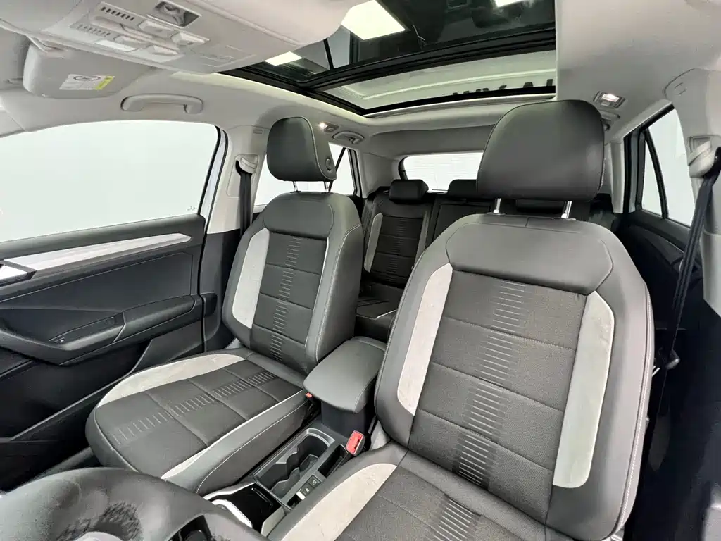 Volkswagen T-Roc — миниатюра 13