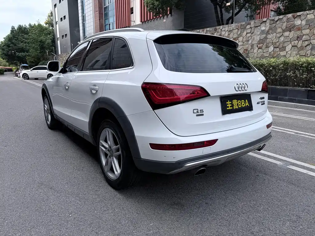 Audi Q5 — миниатюра 11
