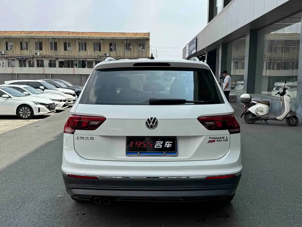 Volkswagen Tiguan L — миниатюра 8