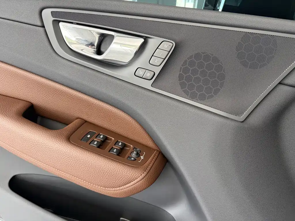 Volvo XC60 — миниатюра 14