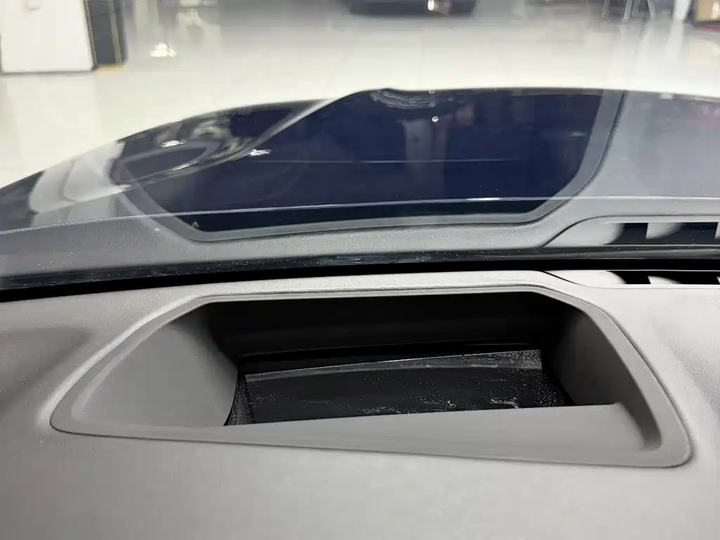 BMW 7 Series — миниатюра 16