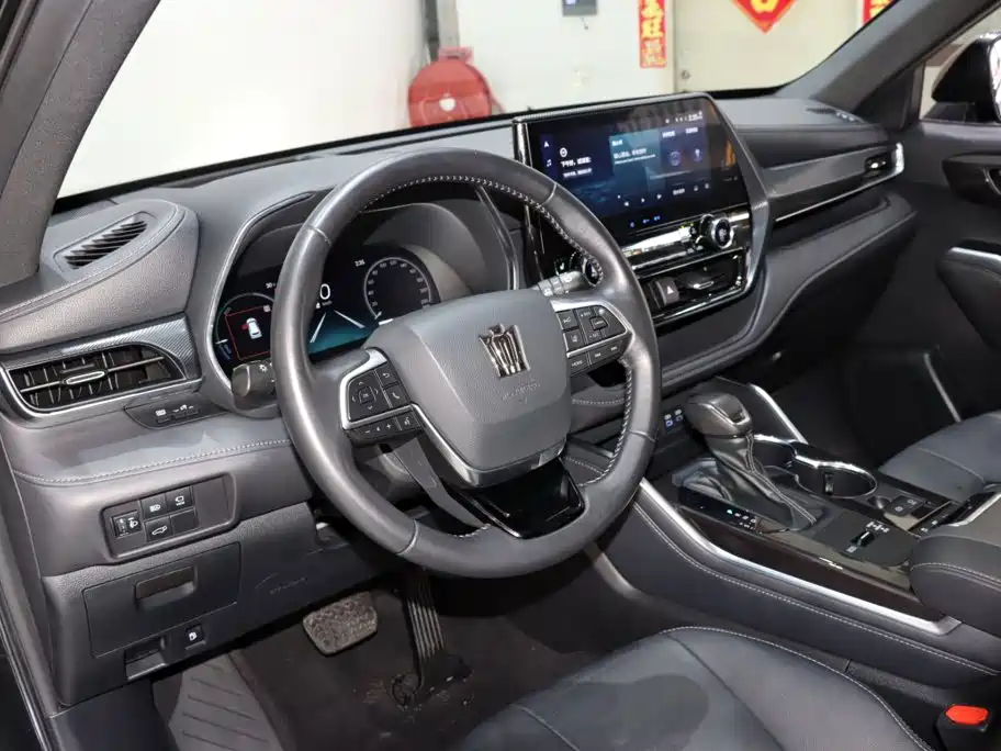 Toyota Crown Kluger — миниатюра 10
