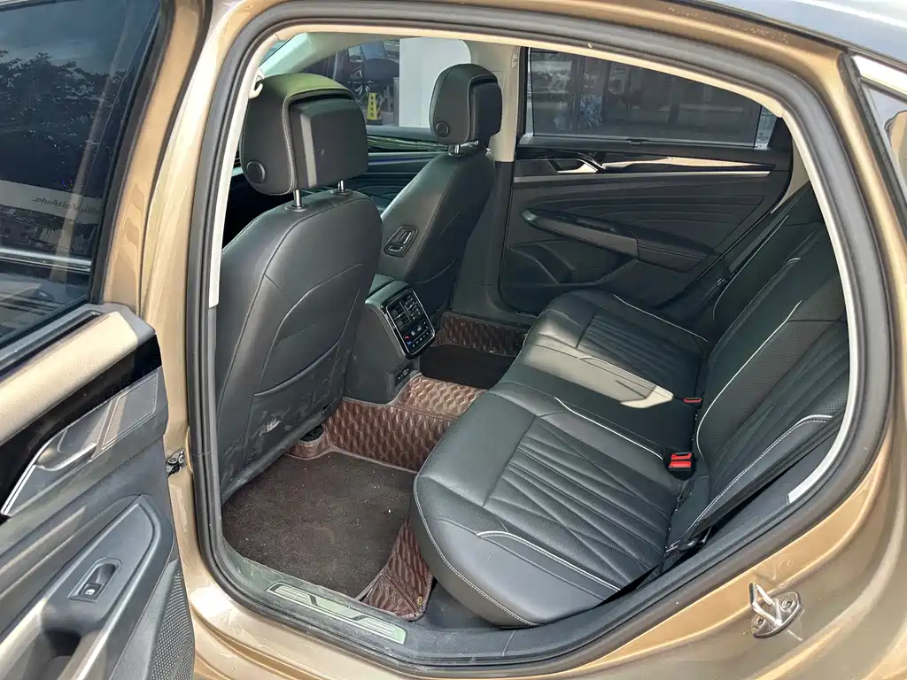 Volkswagen Passat — миниатюра 14