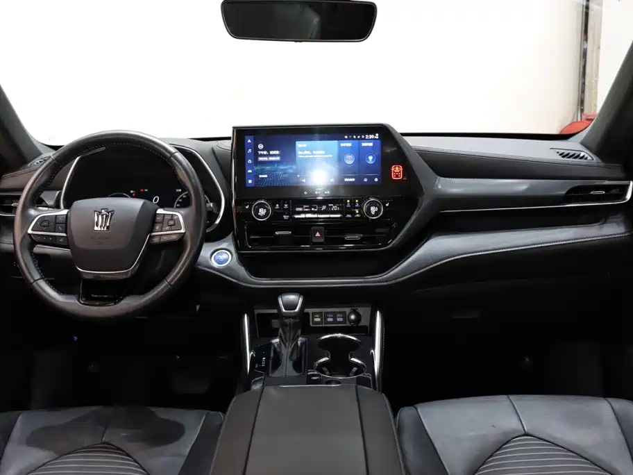 Toyota Crown Kluger — миниатюра 13