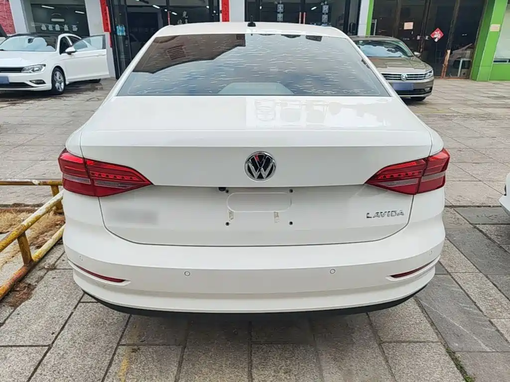 Volkswagen Lavida — миниатюра 6