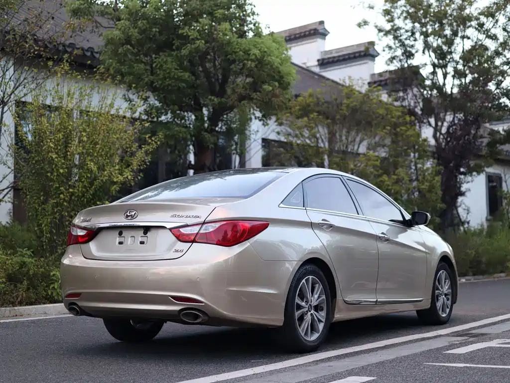 Hyundai Sonata — миниатюра 5