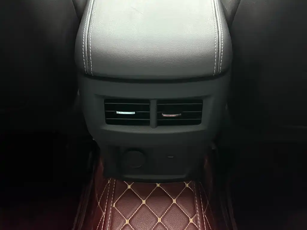 Cadillac CT5 — миниатюра 17