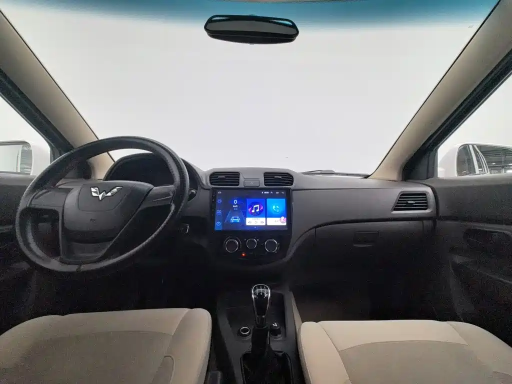 Wuling Hongguang — миниатюра 5