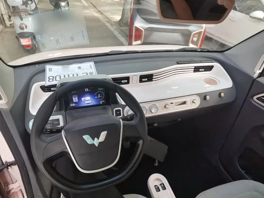 Wuling MINIEV — миниатюра 10