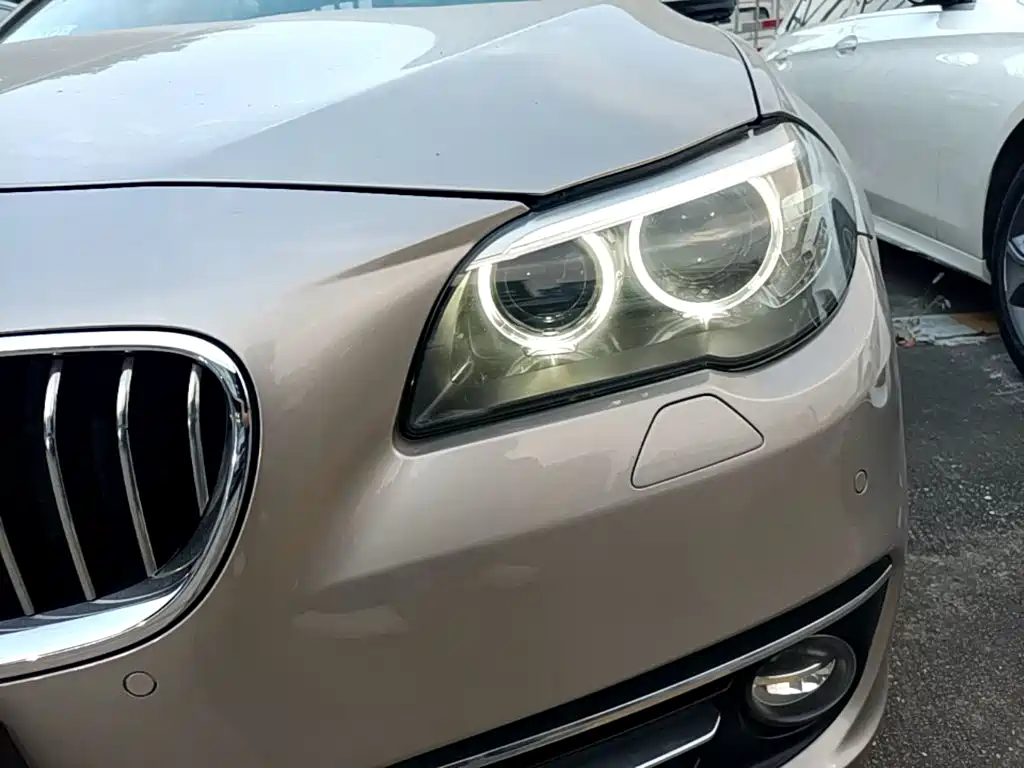 BMW 5 Series — миниатюра 24