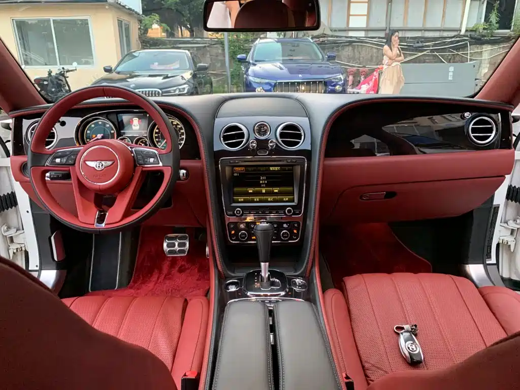 Bentley Flying Spur — миниатюра 10