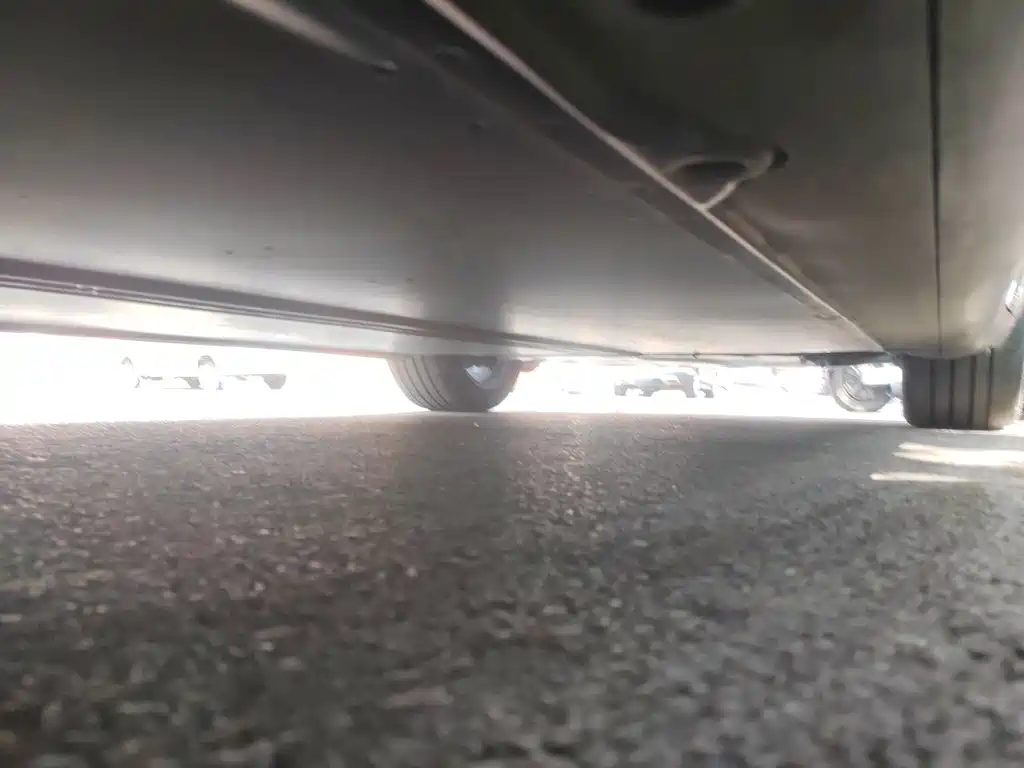 Tesla Model Y — миниатюра 18