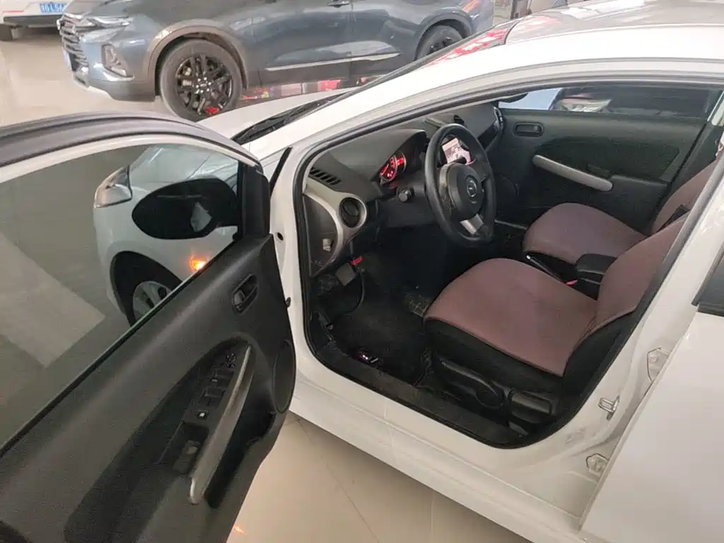 Mazda 2 — миниатюра 16