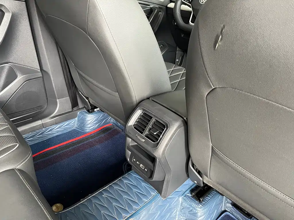 Volkswagen Tiguan L — миниатюра 28
