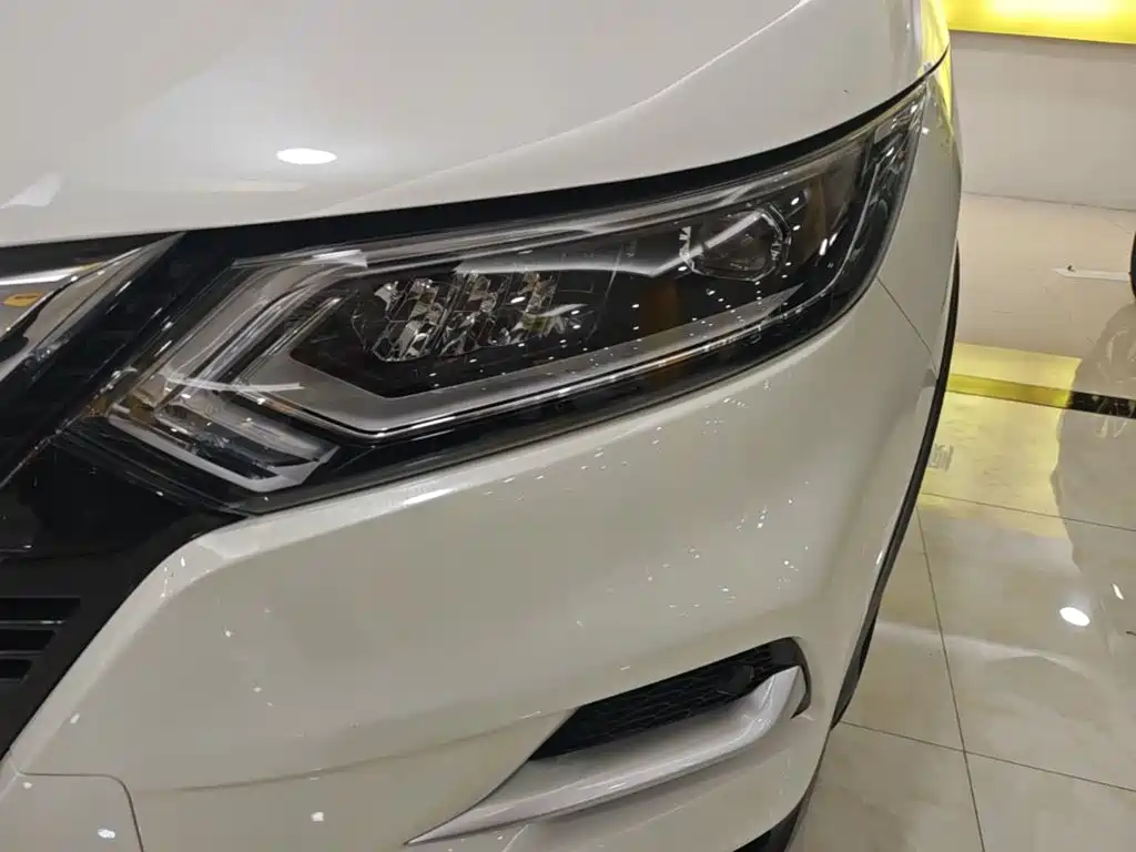 Nissan Qashqai — миниатюра 24