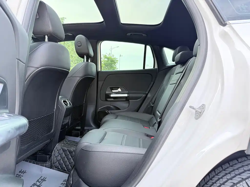Mercedes-Benz GLA — миниатюра 9