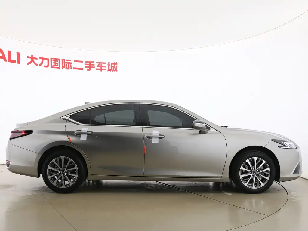 Lexus ES — миниатюра 5