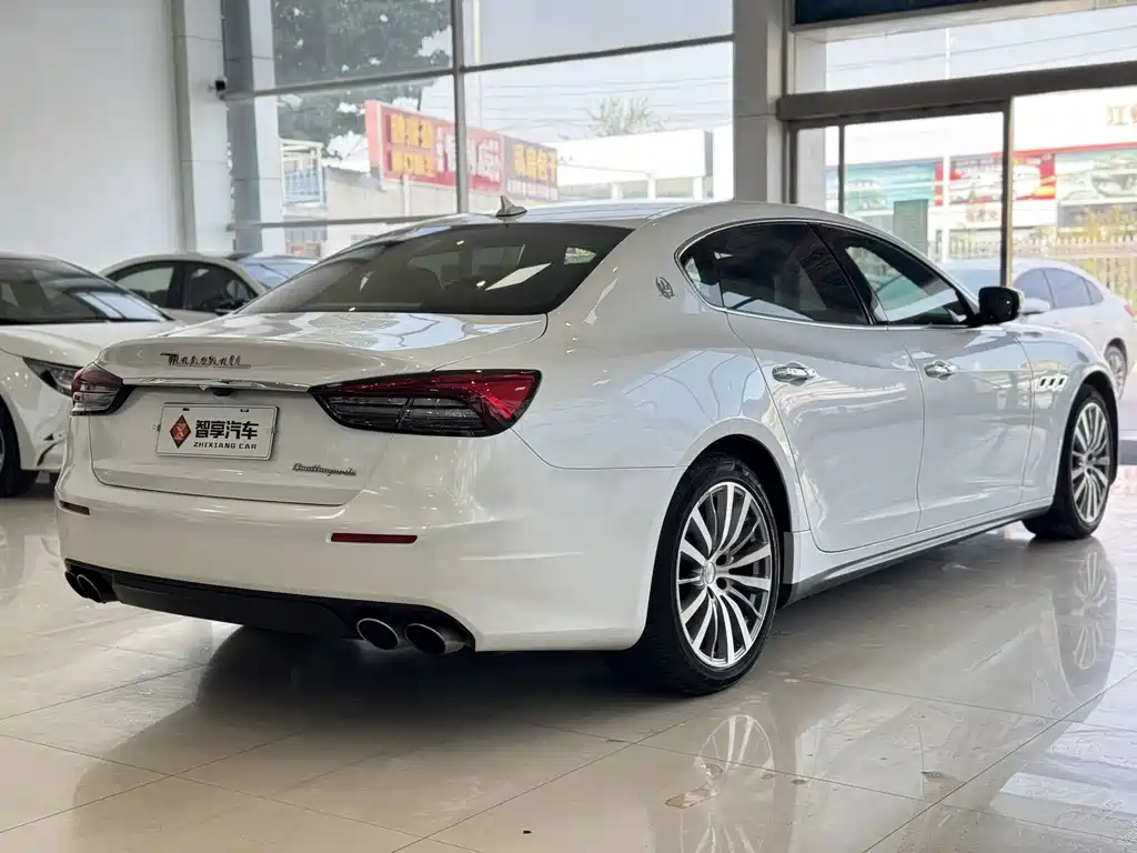 Maserati Quattroporte — миниатюра 5